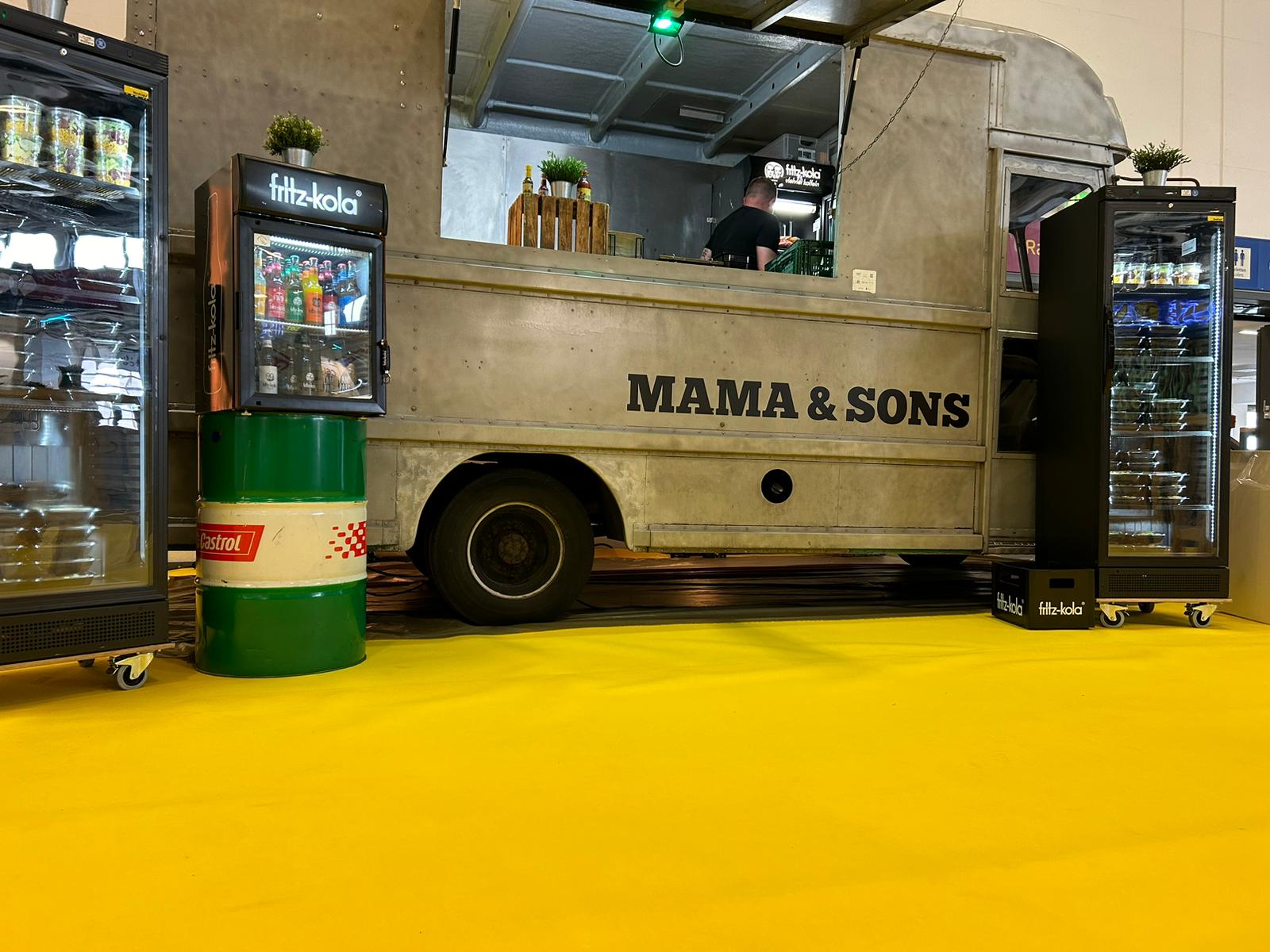 Foodtruck im Einsatz mit Koch