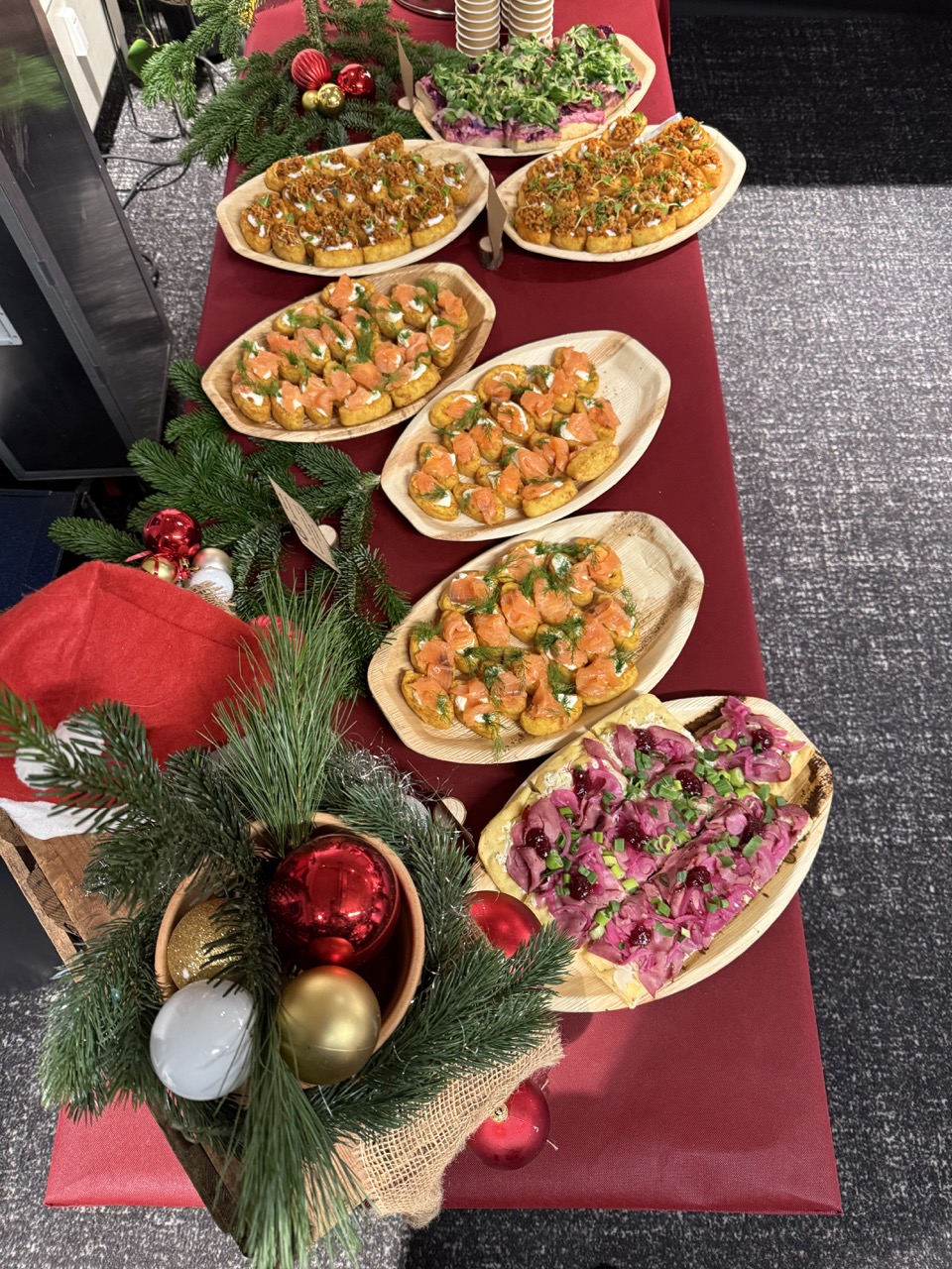 Festliches Fingerfood mit Lachs-Blinis