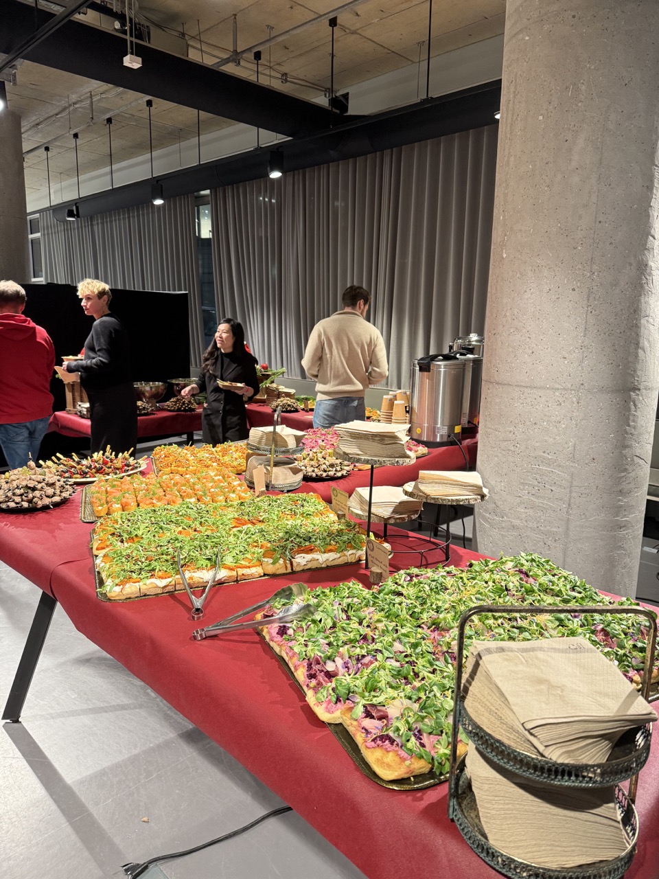 Winterlich dekoriertes Fingerfood