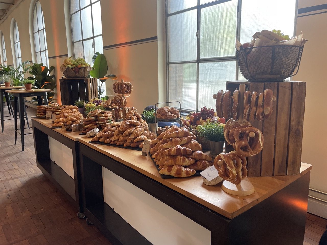 Buffet für Firmenfeier 150 Pax Catering Berlin